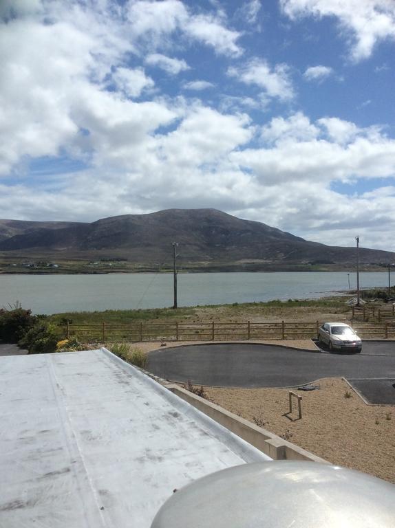 Achill Sound Hotel - Ostan Ghob A'Choire Εξωτερικό φωτογραφία