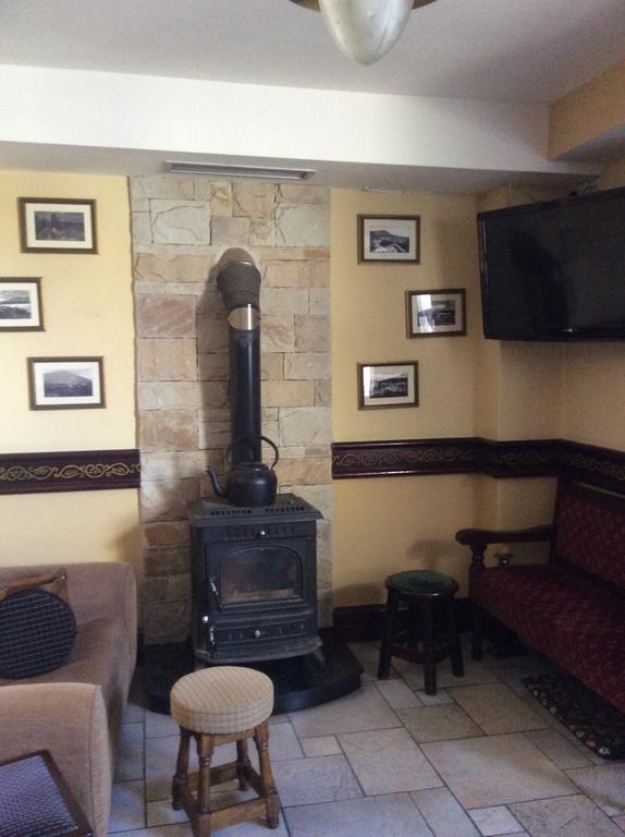 Achill Sound Hotel - Ostan Ghob A'Choire Εξωτερικό φωτογραφία