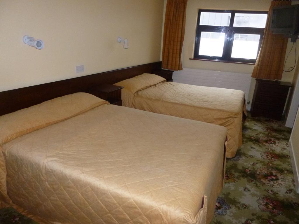 Achill Sound Hotel - Ostan Ghob A'Choire Εξωτερικό φωτογραφία
