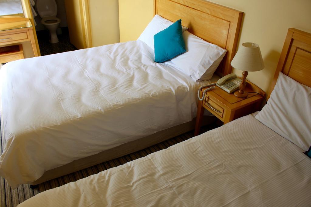 Achill Sound Hotel - Ostan Ghob A'Choire Εξωτερικό φωτογραφία