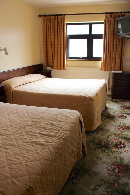 Achill Sound Hotel - Ostan Ghob A'Choire Εξωτερικό φωτογραφία