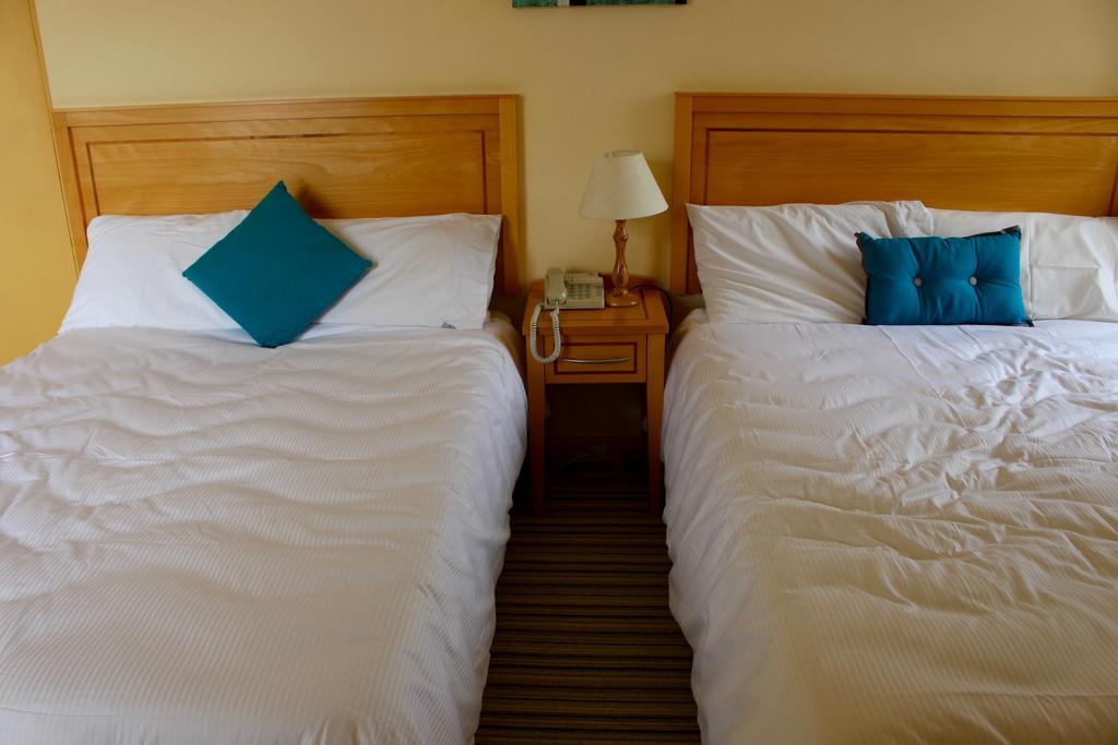 Achill Sound Hotel - Ostan Ghob A'Choire Εξωτερικό φωτογραφία